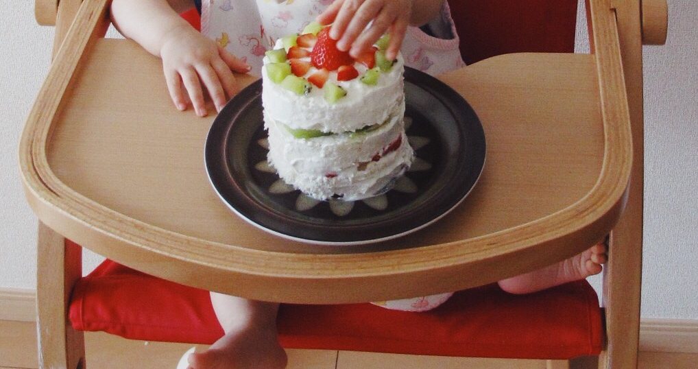 1歳の誕生日ケーキ 普段食べてる食パン ヨーグルト フルーツで作りました すそのの日々 子育てと家づくりのブログ